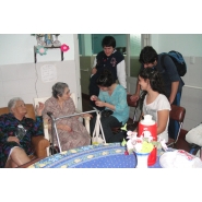 Visita al Hogar de Ancianos